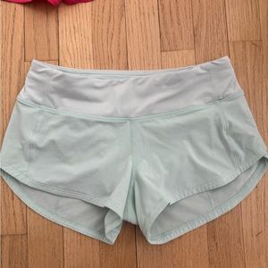 Lululemon - Hotty Hot 2.5in Size 2